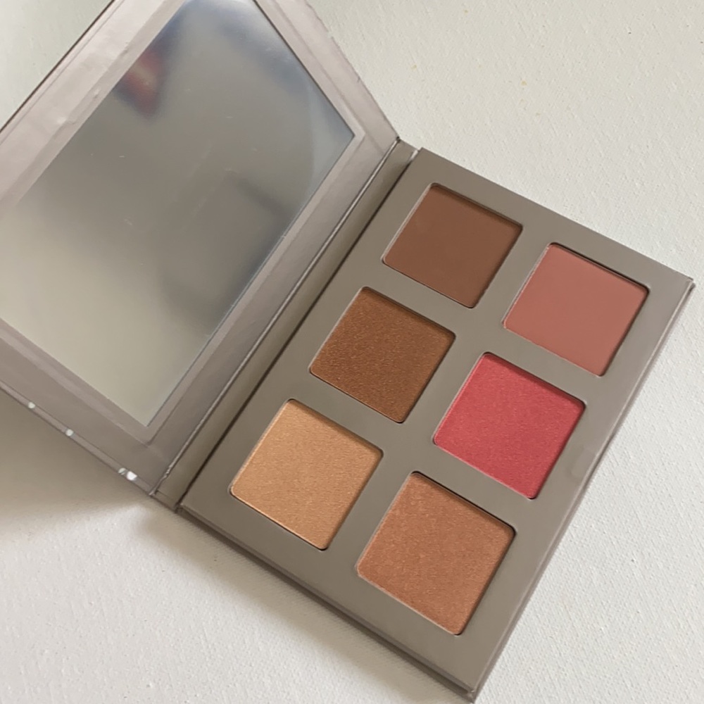 ICONIC Blaze Chaser Face Palette